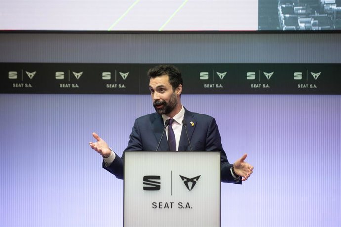 Archivo - El conseller d'empresa i Treball, Roger Torrent, en una imatge d'arxiu