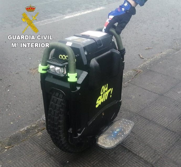 Monociclo eléctrico autoequilibrante intecerptado a un vecino de Cedeira (A Coruña) denunciado por desplazarse en él sin tener permiso de circulación.