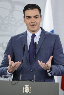 El presidente del Gobierno, Pedro Sánchez, comparece tras una reunión con la primera ministra de la República de Finlandia, en la Moncloa, a 26 de enero de 2022, en Madrid (España). El encuentro entre ambos dirigentes tiene como objetivo abordar diversas 