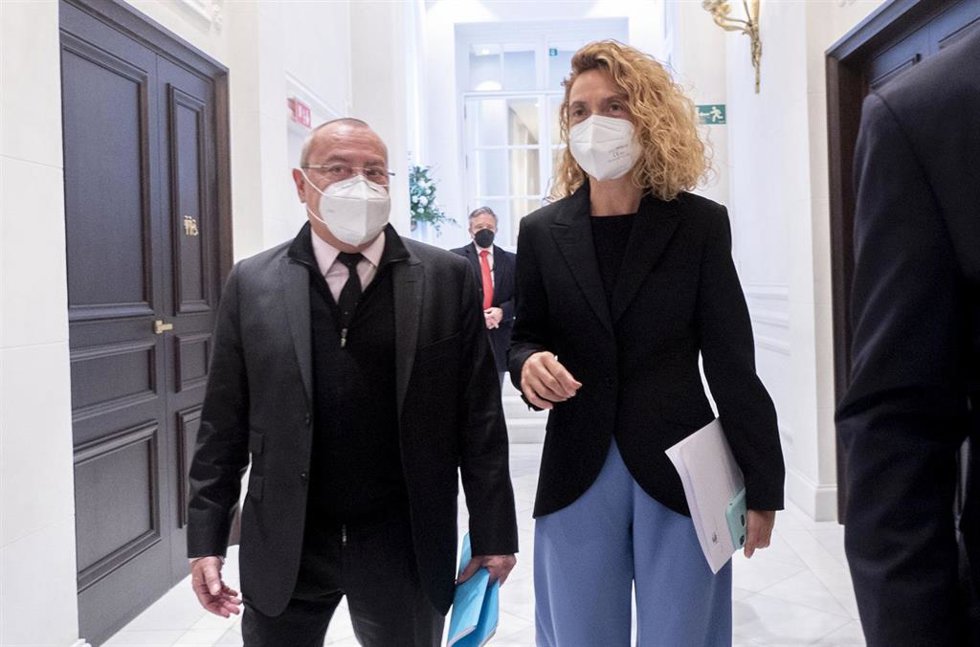 El embajador de Francia en España, Jean Michel Casa, junto a la presidenta del Congreso, Meritxell Batet.