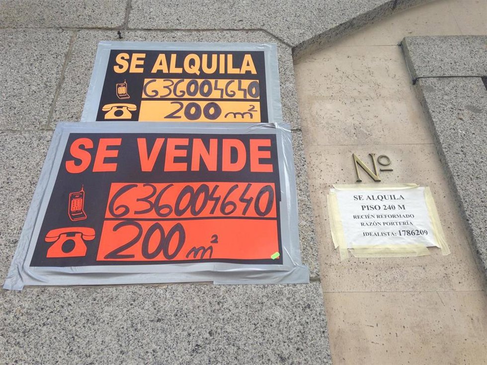 Archivo - Alquiler de vivienda, venta de viviendas, se alquila, se vende