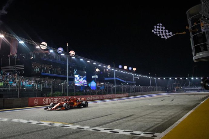 Archivo - Vettel gana el GP Singapur 2019.