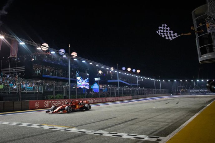 Archivo - Vettel gana el GO Singapur 2019