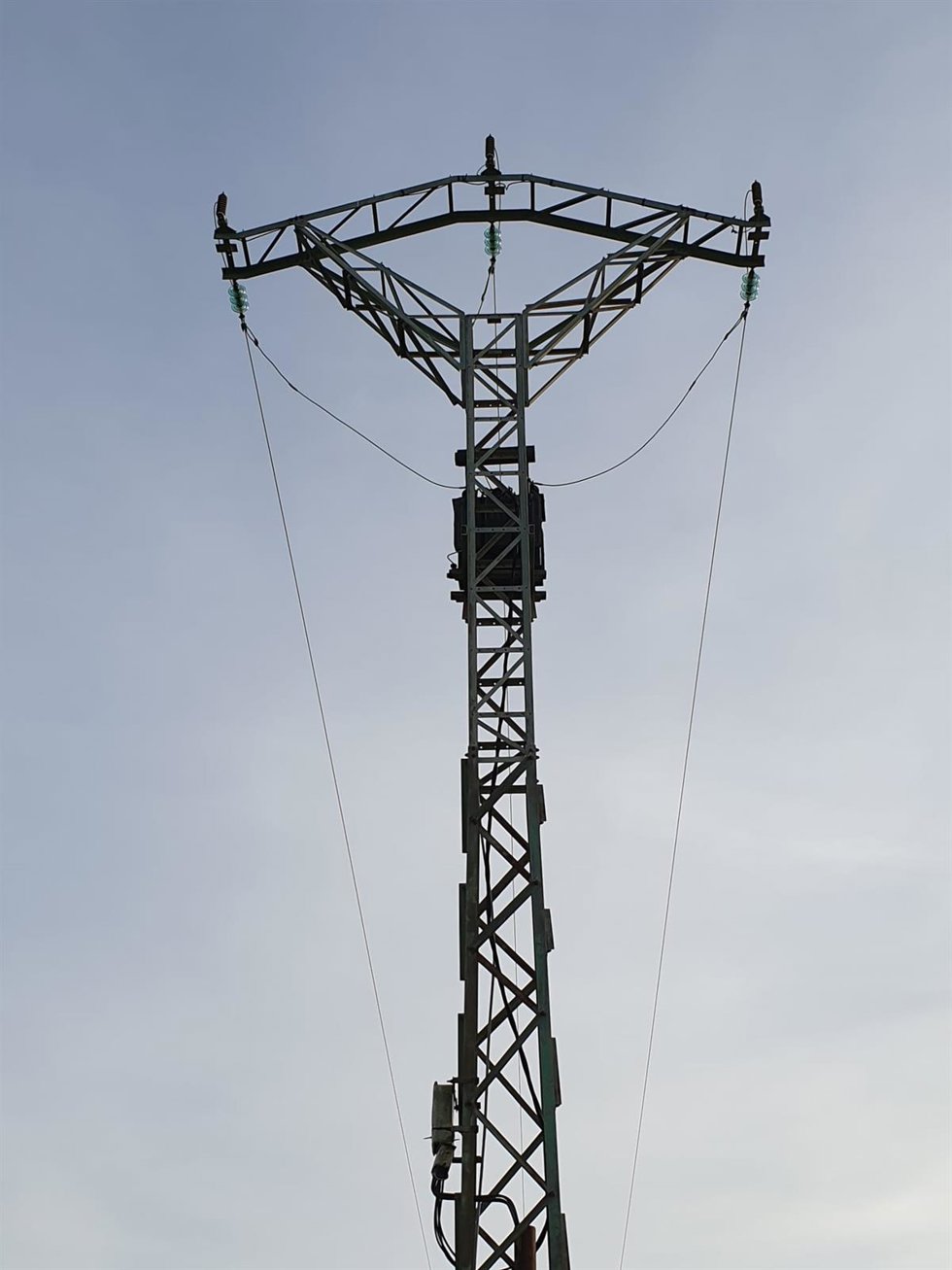 Poste de electricidad.
