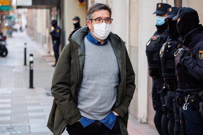 El diputado del PSOE, Patxi López, a su llegada a una reunión de la Ejecutiva Federal del PSOE, en la sede socialista de la calle Ferraz, a 17 de enero de 2022, en Madrid, (España).