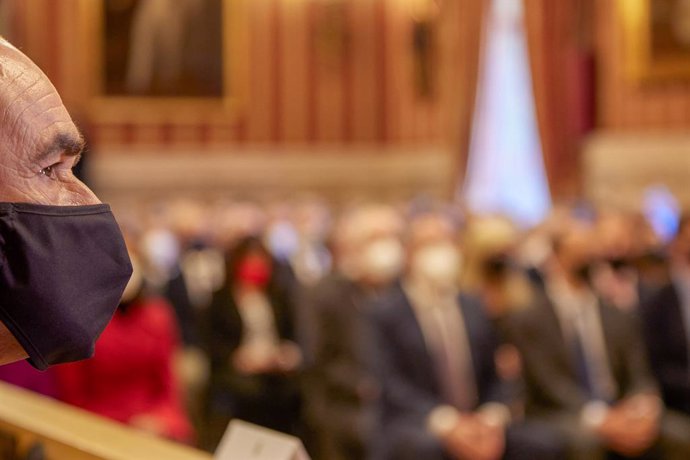 El nuevo alcalde Antonio Muñoz,  antes de la  toma de posesión de Antonio Muñoz como nuevo alcalde de la ciudad a 03 de enero del 2022 en  el Ayuntamiento de Sevilla (Andalucía)