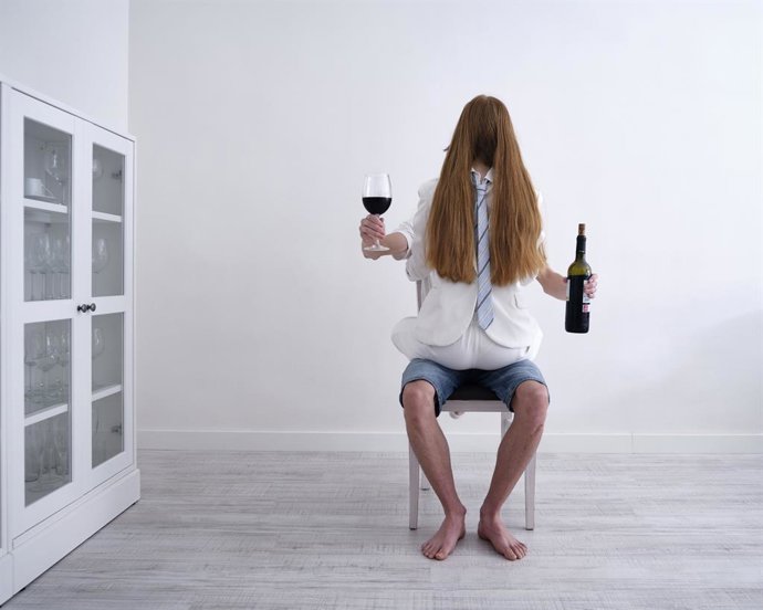 Archivo - 'Igualdad' de Ángel Atanasio obtiene el primer premio del XXIII Concurso de Fotografía 'El Rioja y los 5 Sentidos'