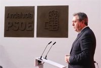 Espadas avisa de que Andalucía "se está quedando descolgada" en la bajada del paro en relación a la media nacional