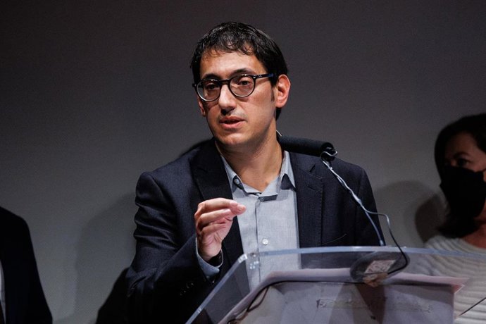 El conseller de Modelo Económico, Turismo y Trabajo, Iago Negueruela, interviene en la presentación del acto 'Baleares es futuro: el nuevo turismo que liderará la postpandemia', en el Museo Nacional Centro de Arte Reina Sofía.