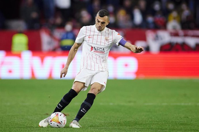 El jugador del Sevilla Joan Jordán durante un partido ante el Celta de LaLiga Santander 2021-2022.