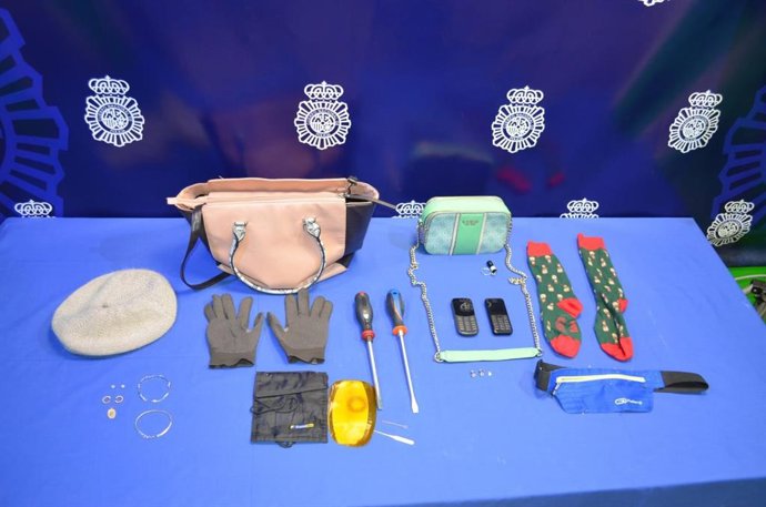 Objetos incautados a las detenidas.