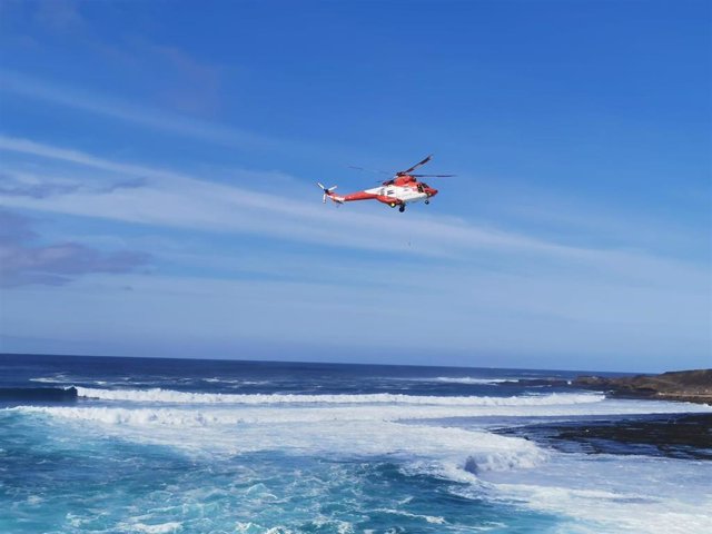 Archivo - Imagen de archivo del helicóptero del Grupo de Emergencias y Salvamento (GES) del Gobierno de Canarias