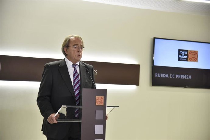 El consejero de Hacienda, Carlos Pérez Anadón