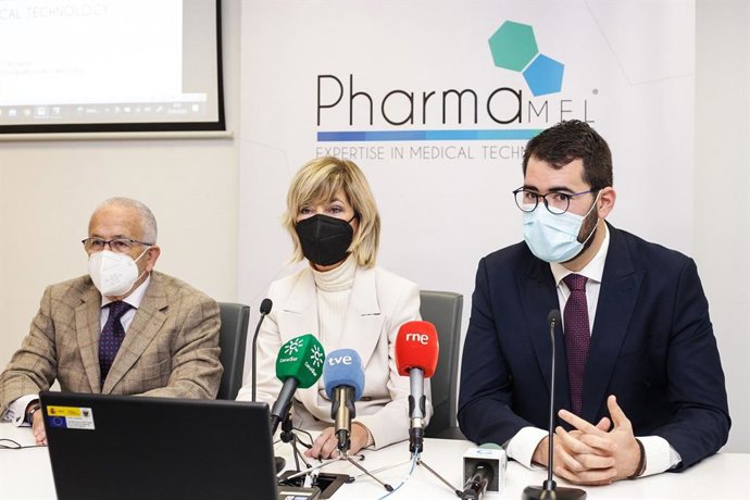 Darío Acuña, Germaine Escames, equipo científico de Pharmamel