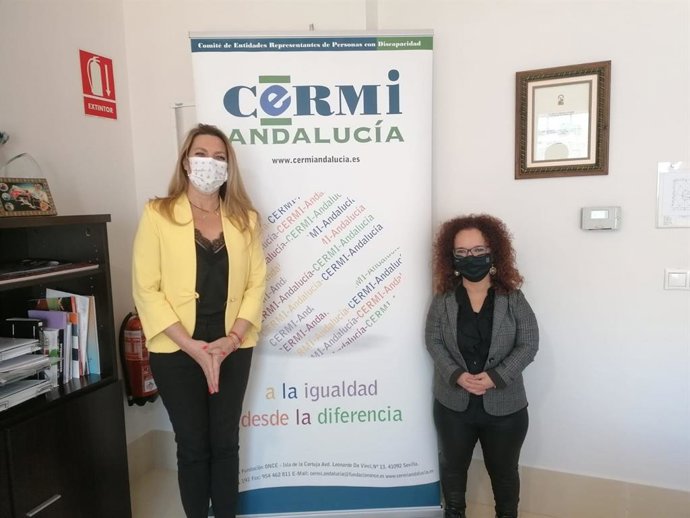 La diputada andaluza de Cs  y portavoz en la Comisión de Igualdad y Políticas Sociales, Concha Insúa, junto a la presidenta de Fegradi, Marta Castillo.