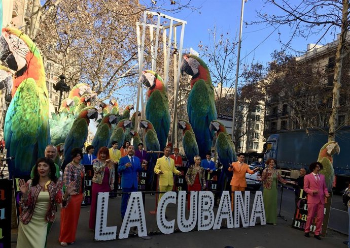 La compañía La Cubana presenta en Barcelona su obra 'Adeu Arturo'.