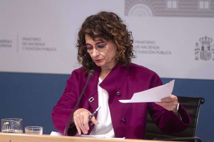 La ministra d'Hisenda i Funció Pública, María Jesús Montero, compareix davant els mitjans per a presentar un avan de les dades de tancament de recaptació tributria corresponents a 2021.