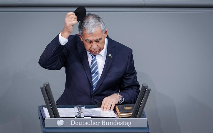 27 January 2022, Berlin: Mickey Levy, Speaker of the Israeli Knesset, speaks at the memorial hour on the "Day of Remembrance of the Victims of National Socialism" in the German Bundestag. Photo: Kay Nietfeld/dpa