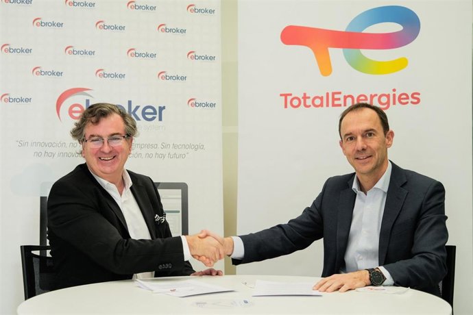 Higinio iglesias, CEO de ebroker, y Javier Vázquez, director de Marketing y Ventas B2C de TotalEnergies.