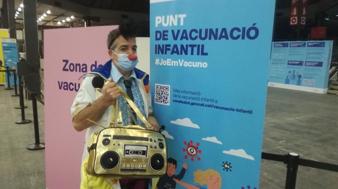 Fundación Theodora y Alliance Vending impulsan las jornadas de acompañamiento a los pequeños durante la vacunación Covid