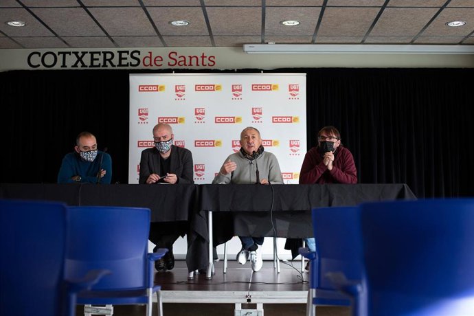 El secretario general de CC.OO. De Catalunya,  Javier Pacheco; el secretario general de CC.OO., Unai Sordo; el secretario general de UGT, José María lvarez, y el secretario general de UGT de Catalunya, Camil Ros, en rueda de prensa este viernes