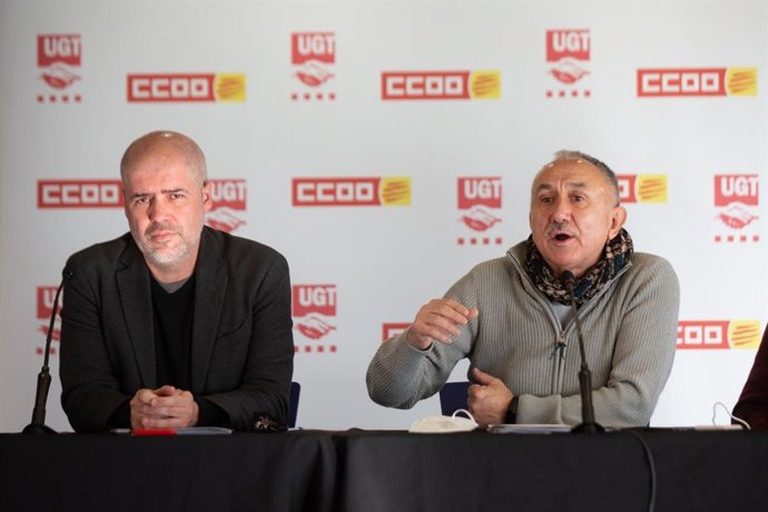 Roda de premsa dels secretaris generals de CCOO i la UGT, Unai Sordo i José María Álvarez
