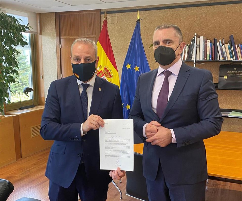 Archivo - El presidente del CSD, José Manuel Franco, junto al de la RFEBM, Francisco V.Blázquez