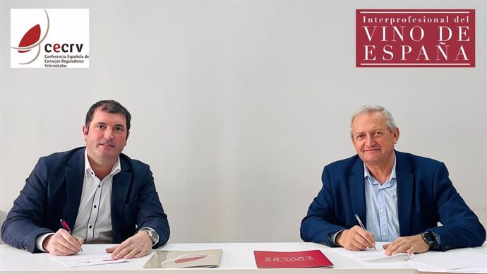 Firma del acuerdo entre la Interprofesional del Vino de España (OIVE) y la Conferencia Española de Consejos Reguladores Vitivinícolas (CECRV)