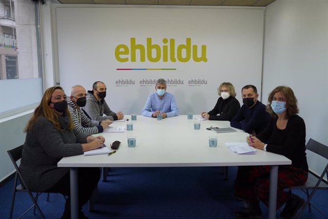 Encuentro entre EH Bildu y los sindicatos ELA y LAB, este viernes en Bilbao