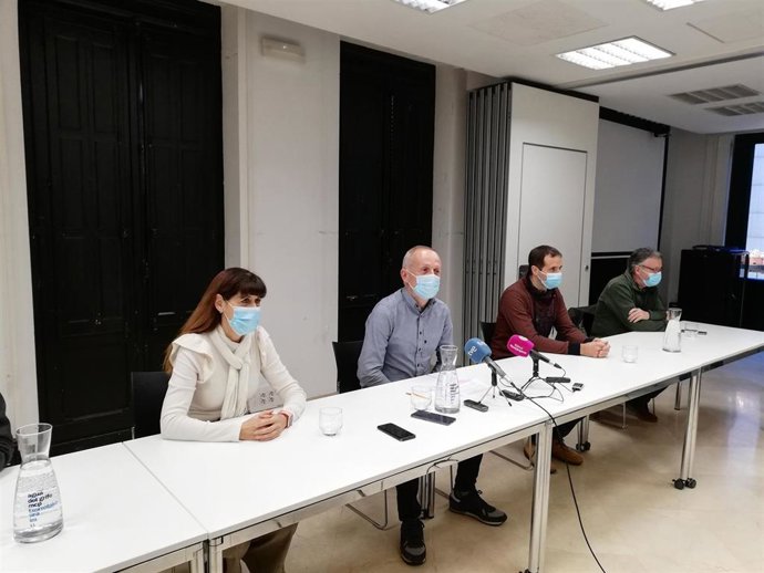 De izq-dcha: Maite Esporrín (PSN), David Campión, presidente de la Mancomunidad de la Comarca de Pamplona, Aritz Ayesa (EH Bildu) y Patxi Leuza (Geroa Bai)