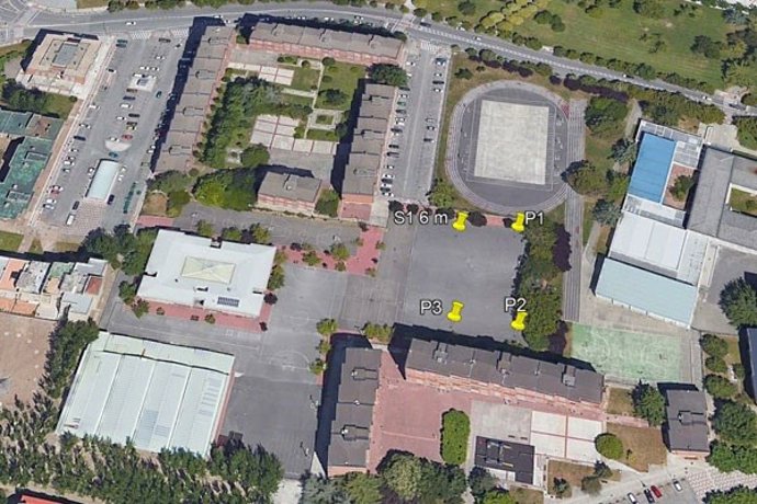 Imagen del patio del colegio público de Ermitagaña.