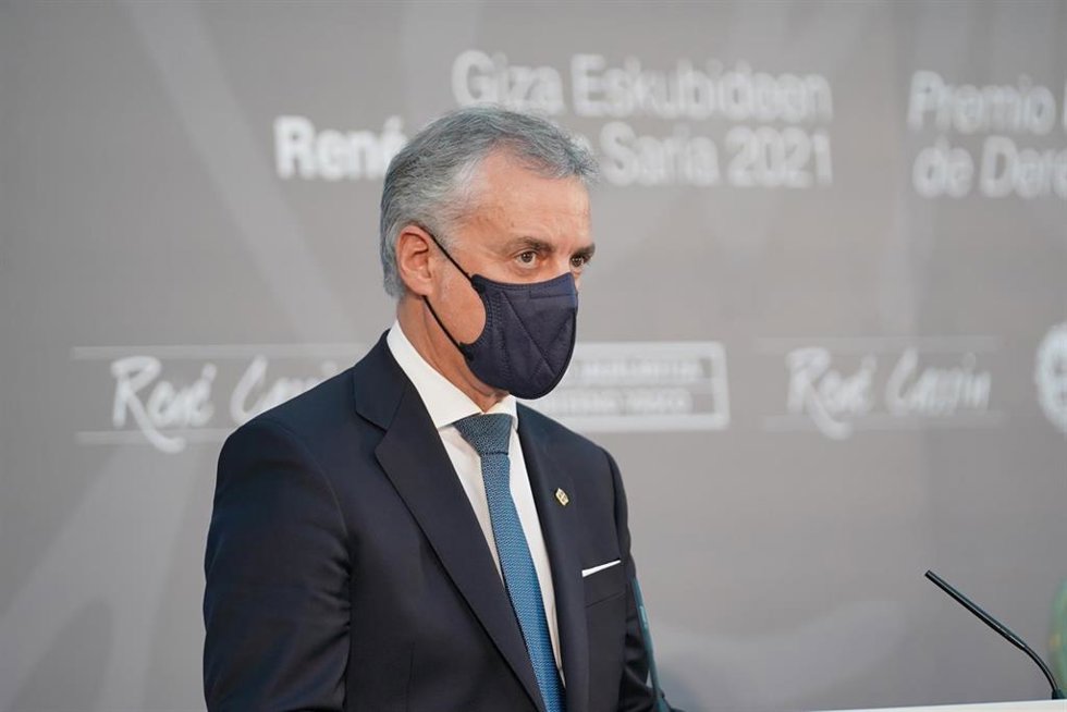 El lehendakari, Iñigo Urkullu, interviene durante la entrega del premio René Cassin de Derechos Humanos 2021 a Loncon en la Sede de Lehendakaritza, a 19 de enero de 2022, en Vitoria, Álava, Euskadi