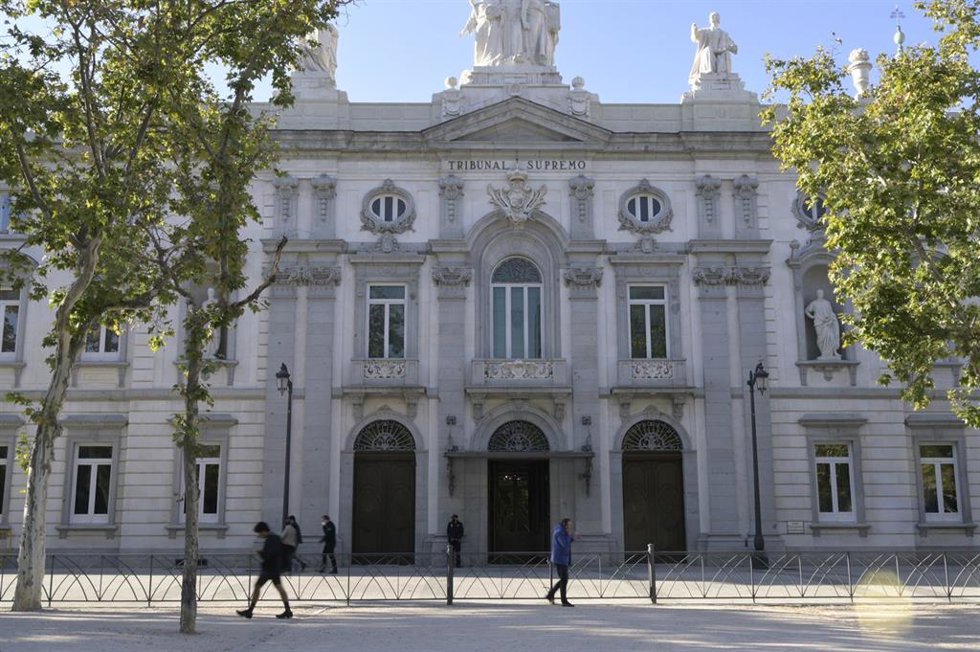 Archivo - La fachada del Tribunal Supremo, a 15 de octubre de 2021, en Madrid (España).
