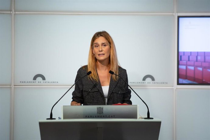 Archivo - La líder de los comuns en el Parlament, Jéssica Albiach, interviene en rueda de prensa. Foto de archivo