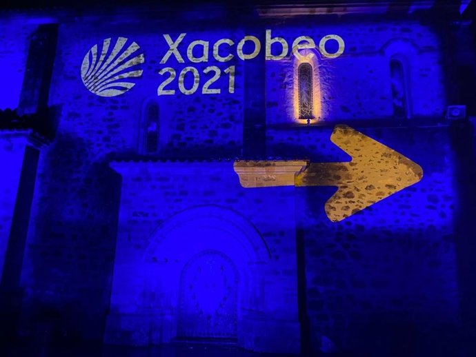 Iluminación del Xacobeo 21 en el monasterio de Santo Toribio.