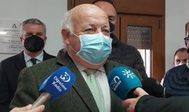 El consejero de Salud y Familias de la Junta de Andalucía, Jesús Aguirre.