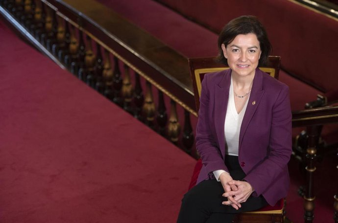 La portavoz del PSOE en el Senado, Eva Granados, posa tras una entrevista para Europa Press, en el Senado, a 26 de enero de 2022, en Madrid (España). Granados ostenta la portavocía del Grupo Socialista en la Cámara Alta desde octubre de 2021.