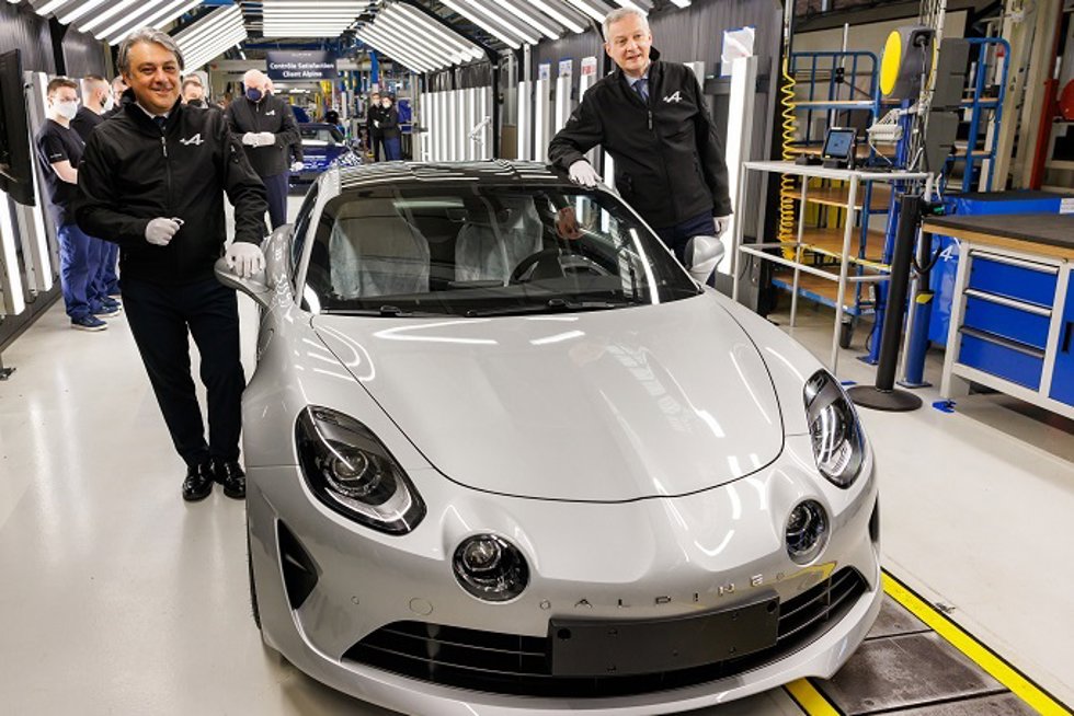 El consejero delegado del grupo Renault, Luca de Meo, y el consejero delegado de la marca Alpine, Laurent Rossi