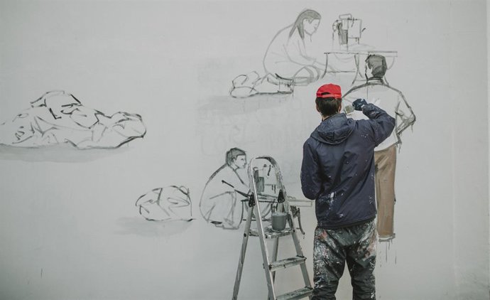 Escif pinta el mural 'Fashion Victim'