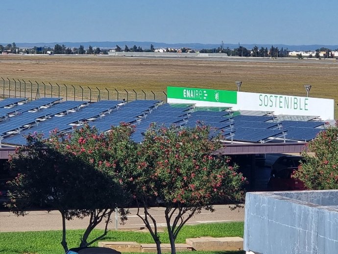 Instalación fotovoltaica en el Centro de Control de Enaire en Sevilla.