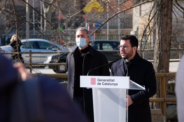 El president de la Generalitat, Pere Aragonès, junto al conseller de Educación de la Generalitat, Josep Gonzàlez-Cambray.
