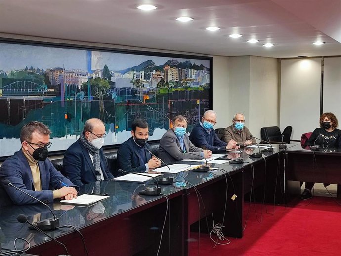 Marz (centro) en el Consejo Territorial de FP