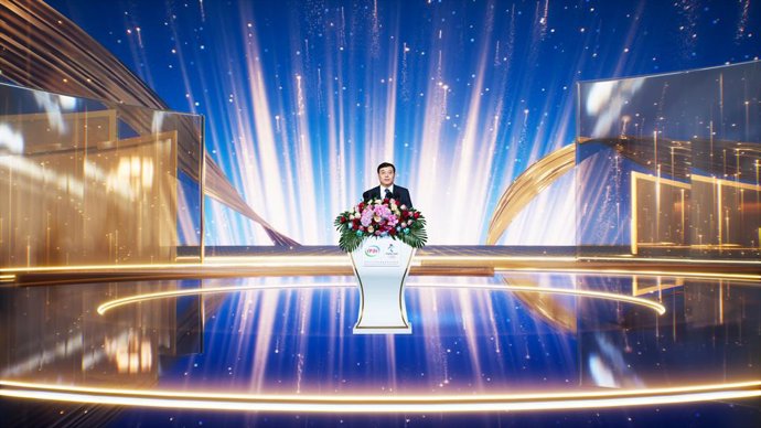 Pan Gang addresses the 2021 annual meeting online