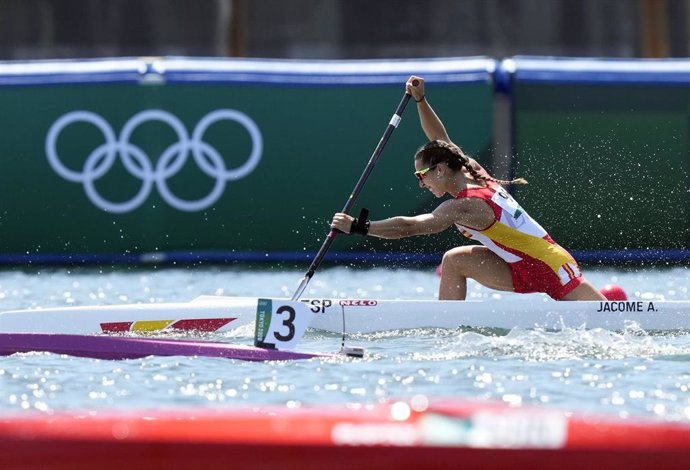 Archivo - La piragüista española Antía Jacome durante los Juegos Olímpicos de Tokio de 2020.