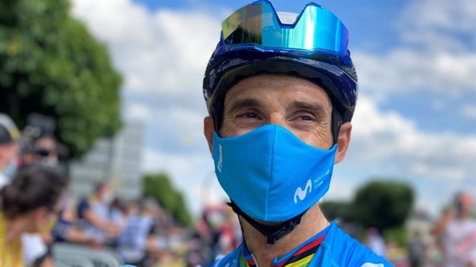 Archivo - El ciclista español Alejandro Valverde (Movistar Team) tras finalizar la sexta etapa del Tour de Francia 2021