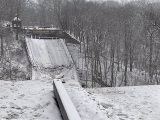 El puente derrumbado en Pittsburgh