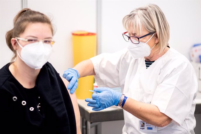 Archivo - Vacunación contra el coronavirus en Alemania