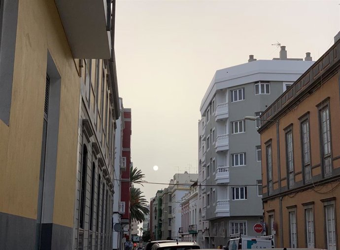 Archivo - Calima, calor, sol, altas temperaturas