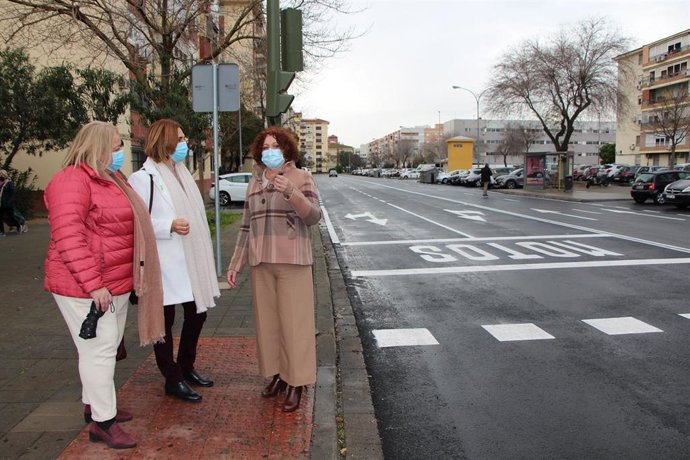 Ayuntamiento de Sevilla destina 162.000 euros a renovar el pavimento de Avenida de Turia y calle Ciudad de Liria en Alcosa