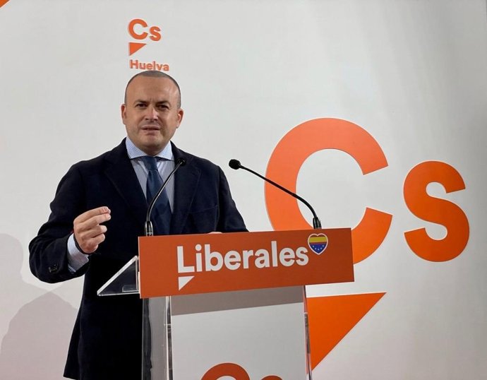 Julio Díaz, en una rueda de prensa.